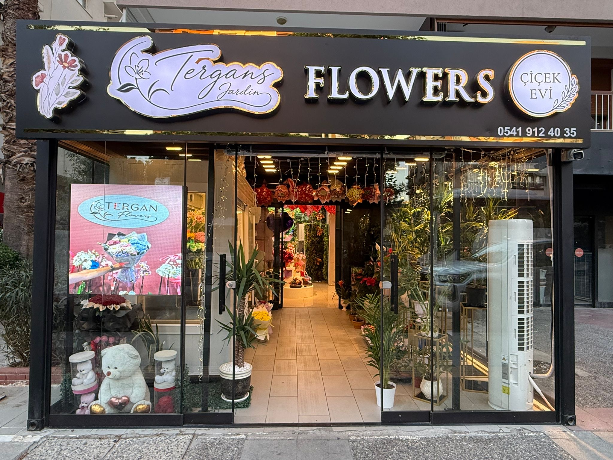 Tergans Jardin Flowers resmi