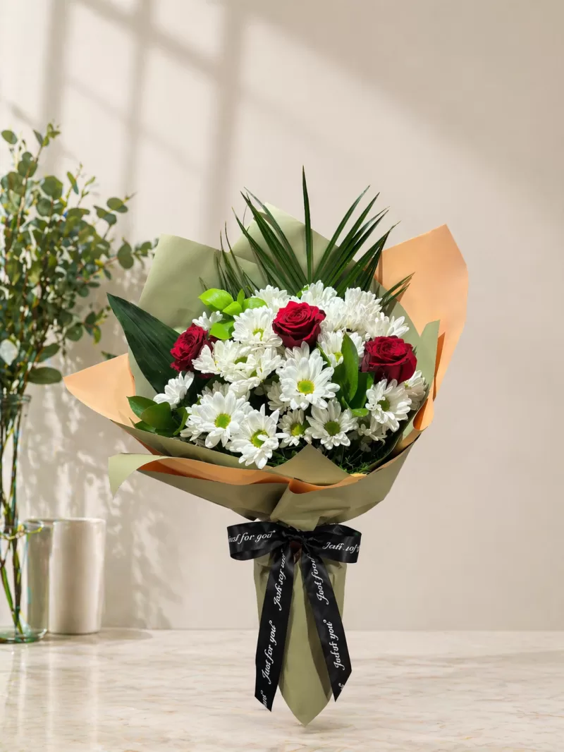 Papatya ve Gül Buketi