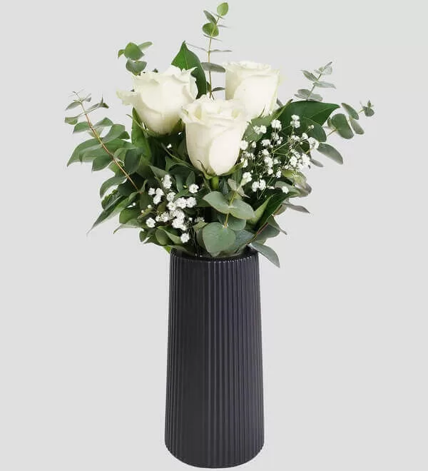 Siyah Desenli Vazoda Beyaz Gül